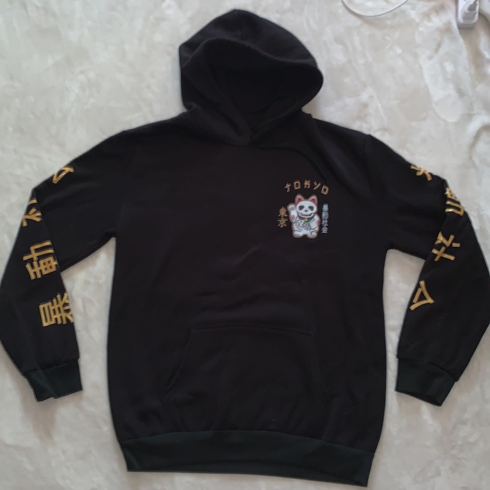 black hoodie size M